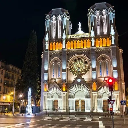 아파트 Luxurious In Heart Of