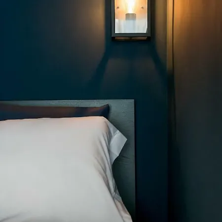 Luxurious In Heart Of * 니스