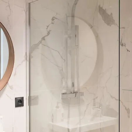 Luxurious In Heart Of *