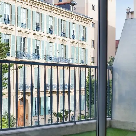 Luxurious In Heart Of Apartment