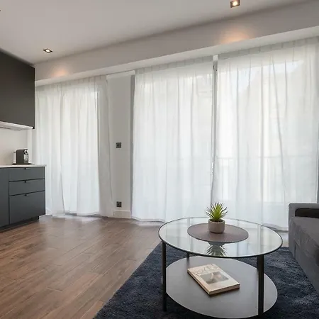 Luxurious In Heart Of Appartement